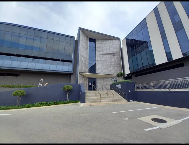 2,500M² OFFICE TO LET IN BRYANSTON